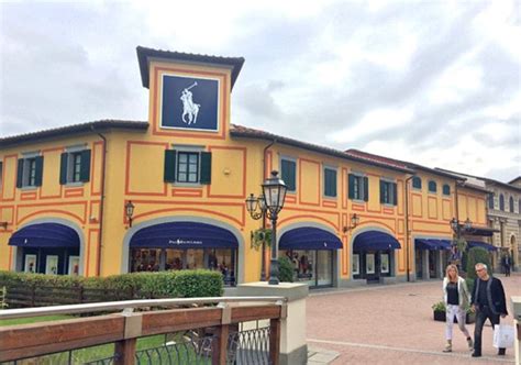 firenze outlet village.